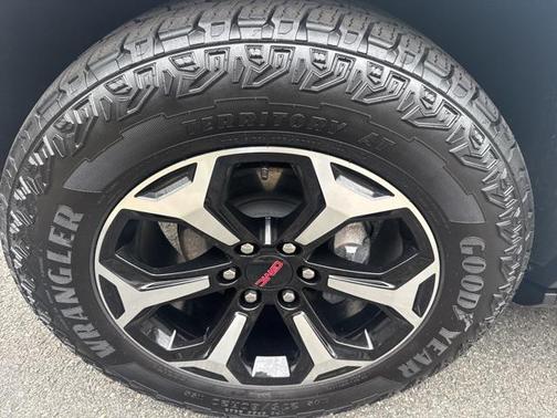 2025 GMC Yukon XL 4WD AT4