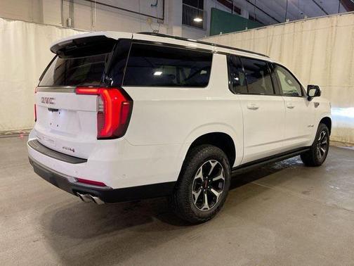 2025 GMC Yukon XL 4WD AT4