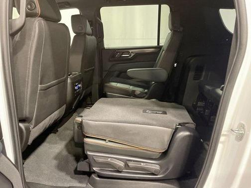 2025 GMC Yukon XL 4WD AT4