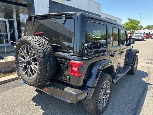 Black Clearcoat 2024 Jeep Wrangler 4xe High Altitude