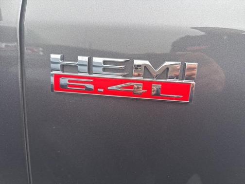 2022 RAM 2500 Tradesman Crew Cab 4x4 6'4' Box