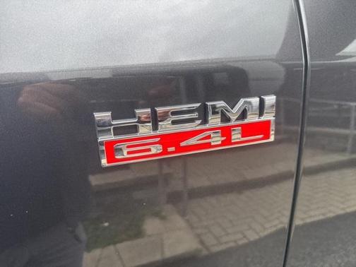2022 RAM 2500 Tradesman Crew Cab 4x4 6'4' Box
