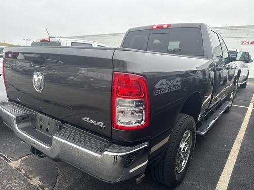 2022 RAM 2500 Tradesman Crew Cab 4x4 6'4' Box