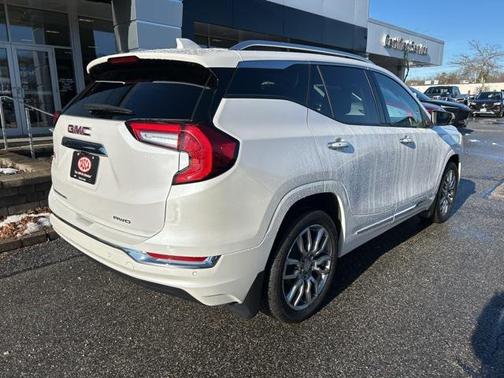 2023 GMC Terrain Denali