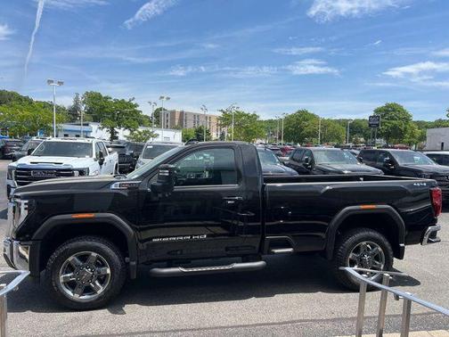 Onyx Black 2026 GMC Sierra 2500 SLE