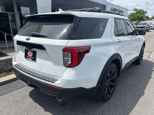 Star White Metallic Tri-Coat 2023 Ford Explorer ST-Line