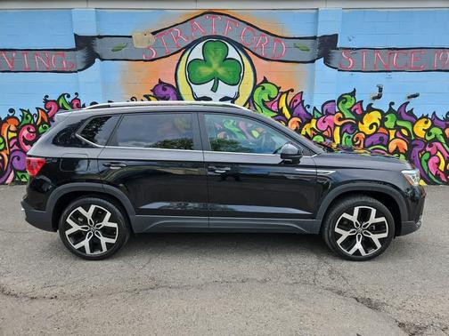 Deep Black Pearl 2023 Volkswagen Taos 1.5T SEL