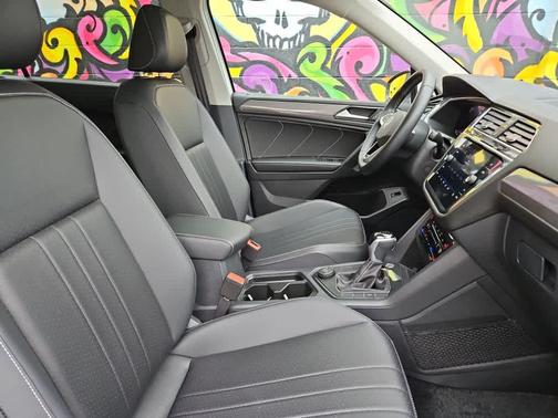 2024 Volkswagen Tiguan 2.0T SE 4MOTION