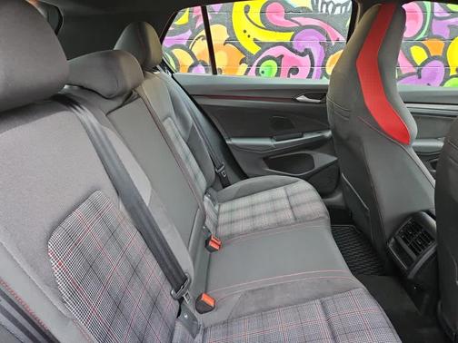 2024 Volkswagen Golf GTI 2.0T SE DSG