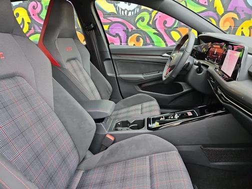 2024 Volkswagen Golf GTI 2.0T SE DSG