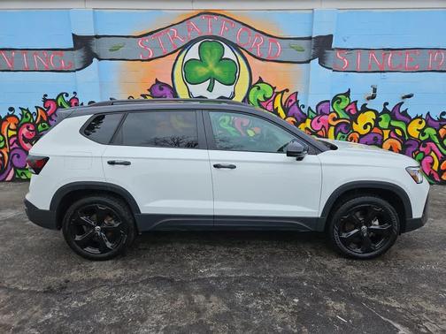 2025 Volkswagen Taos 1.5T SE Black