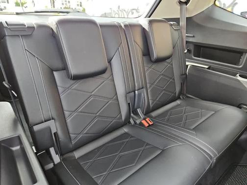 2025 Volkswagen Atlas 2.0T SE w/Technology 4MOTION