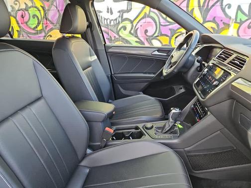 2022 Volkswagen Tiguan 2.0T SE R-Line Black 4MOTION