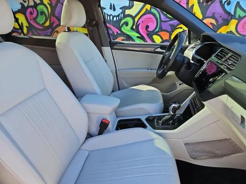 2022 Volkswagen Tiguan 2.0T SE R-Line Black 4MOTION