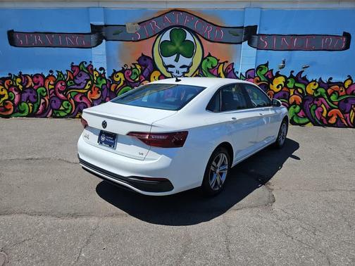 Opal White Pearl 2023 Volkswagen Jetta 1.5T SE