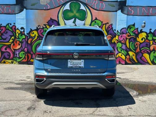 Monterey Blue Pearl 2025 Volkswagen Taos 1.5T SE
