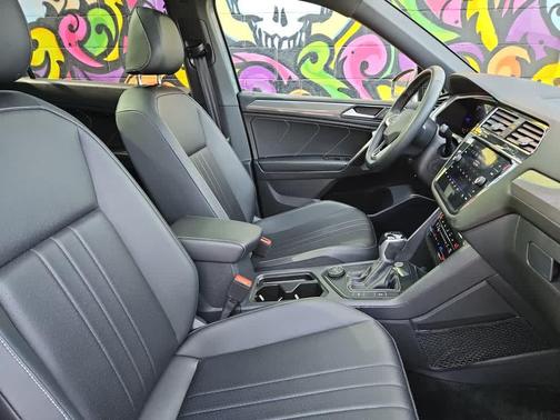 2023 Volkswagen Tiguan 2.0T SE R-Line Black 4MOTION