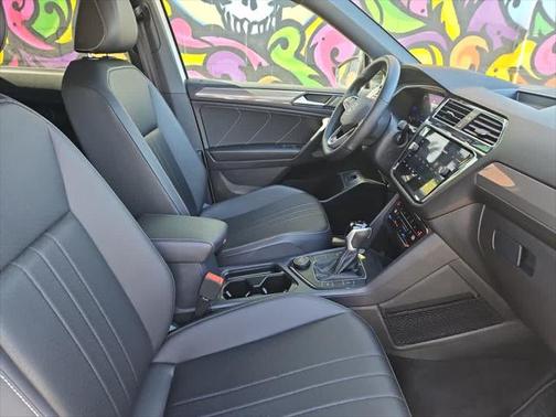 2024 Volkswagen Tiguan 2.0T SE R-Line Black 4MOTION