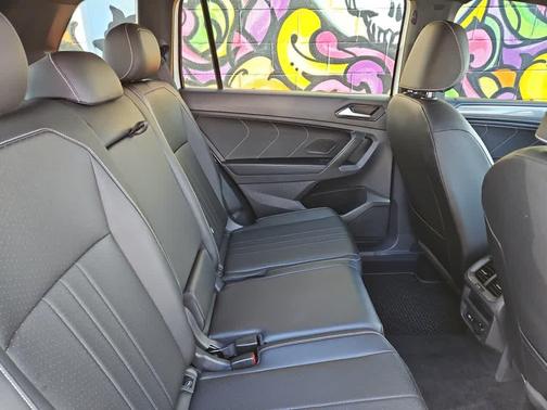 2022 Volkswagen Tiguan 2.0T SE R-Line Black 4MOTION