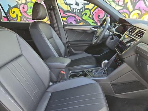 2022 Volkswagen Tiguan 2.0T SE R-Line Black 4MOTION