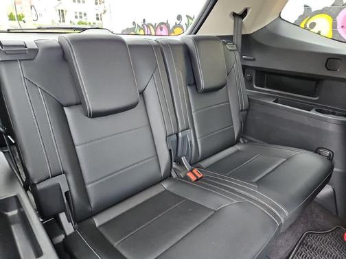 Opal White Pearl 2023 Volkswagen Atlas 3.6L SEL