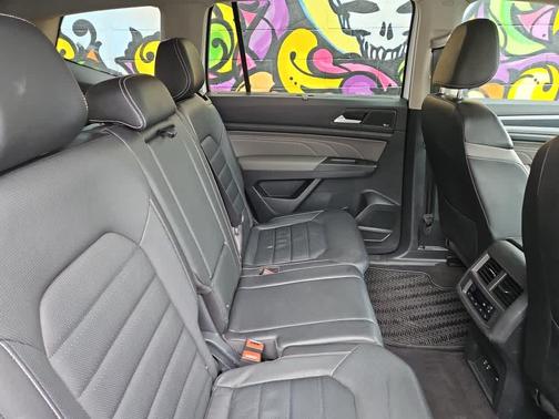 Opal White Pearl 2023 Volkswagen Atlas 3.6L SEL Premium
