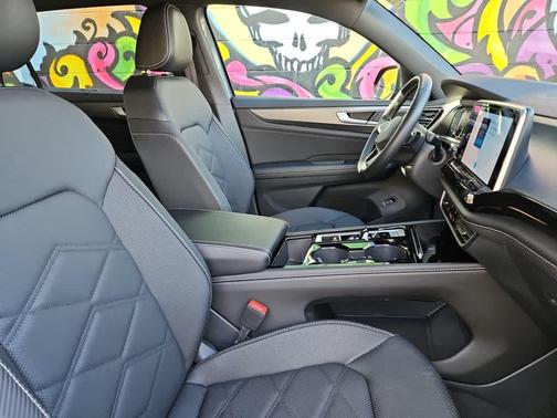 2025 Volkswagen Atlas Cross Sport 2.0T SE w/Technology 4MOTION