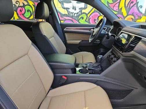 2023 Volkswagen Atlas Cross Sport 3.6L V6 SEL R-Line