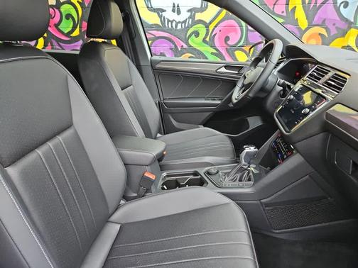 2023 Volkswagen Tiguan 2.0T SE R-Line Black 4MOTION