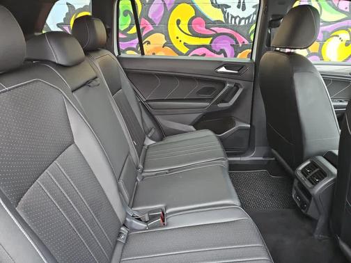 2023 Volkswagen Tiguan 2.0T SE R-Line Black 4MOTION