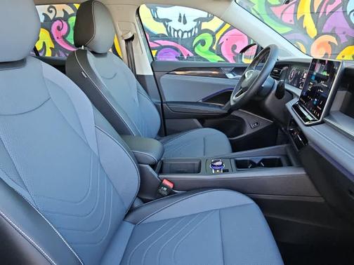 2025 Volkswagen Tiguan 2.0T SE 4MOTION