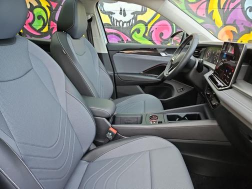 2025 Volkswagen Tiguan 2.0T SE 4MOTION