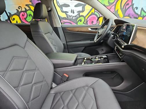 2025 Volkswagen Atlas 2.0T SE w/Technology 4MOTION