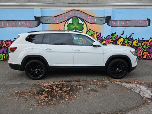 2025 Volkswagen Atlas 2.0T SE w/Technology 4MOTION