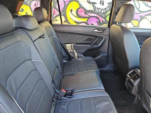 2023 Volkswagen Tiguan 2.0T SEL R-Line 4MOTION