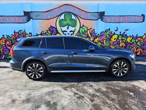 2020 Volvo V60 Cross Country T5