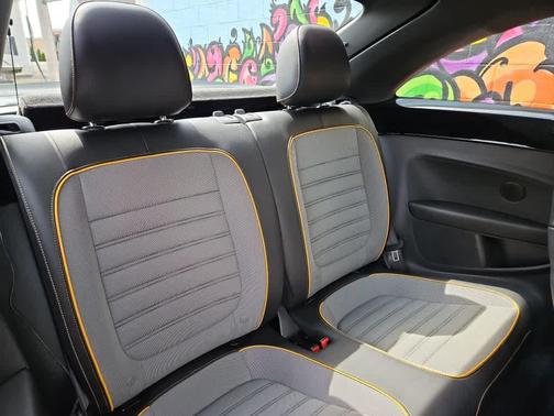 2017 Volkswagen Beetle 1.8T Dune