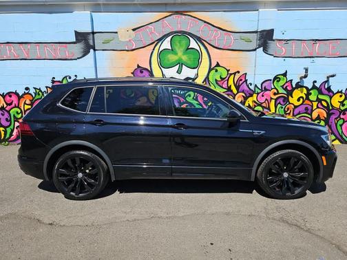 Deep Black Pearl 2021 Volkswagen Tiguan 2.0T SE R-Line Black 4MOTION