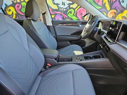 Pyrite Silver Metallic 2025 Volkswagen Tiguan 2.0T SE 4MOTION