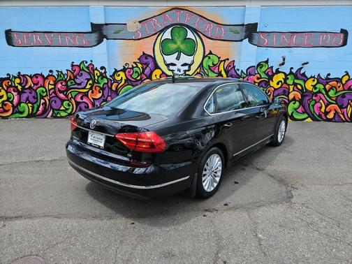 Black Uni 2016 Volkswagen Passat 1.8T SE