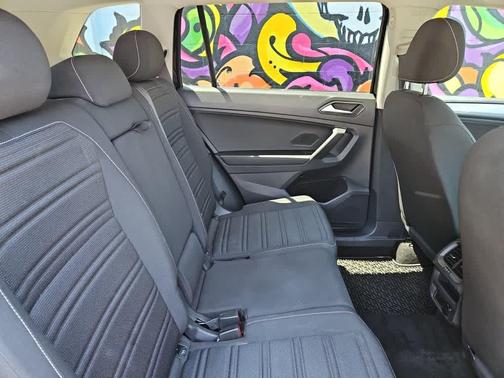 Deep Black Pearl 2022 Volkswagen Tiguan 2.0T S 4MOTION