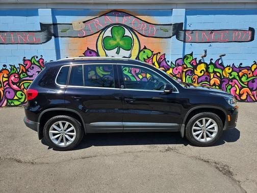 Deep Black Pearl 2017 Volkswagen Tiguan 2.0T Wolfsburg Edition