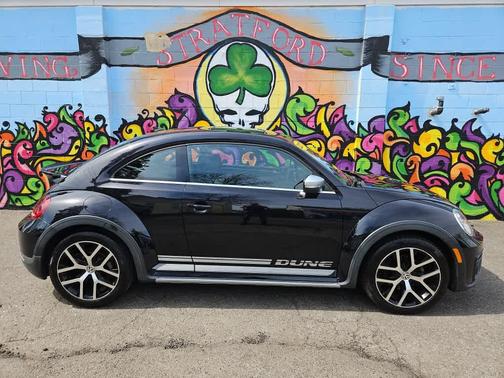 Deep Black Pearl 2017 Volkswagen Beetle 1.8T Dune