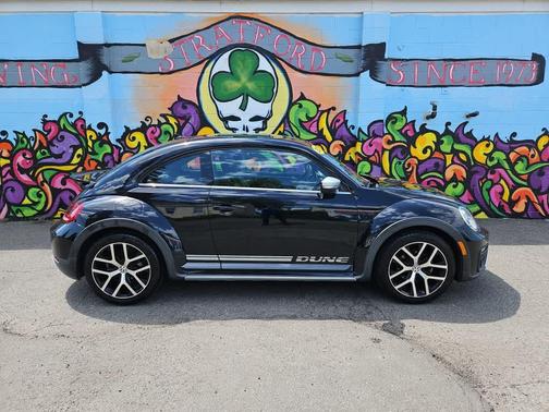 Deep Black Pearl 2017 Volkswagen Beetle 1.8T Dune