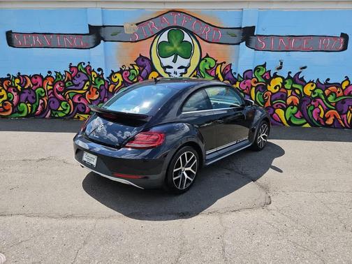 Deep Black Pearl 2017 Volkswagen Beetle 1.8T Dune