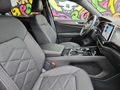 2025 Volkswagen Atlas Cross Sport 2.0T SE w/Technology 4MOTION