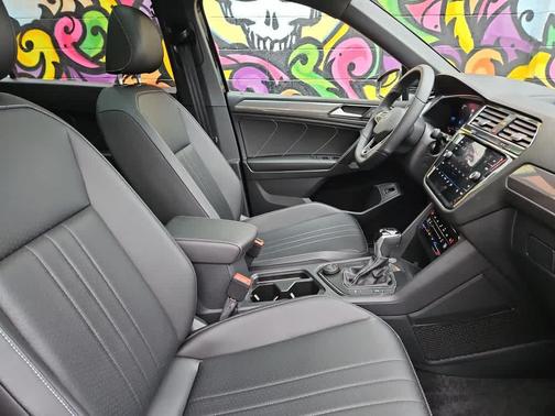 2022 Volkswagen Tiguan 2.0T SE R-Line Black 4MOTION