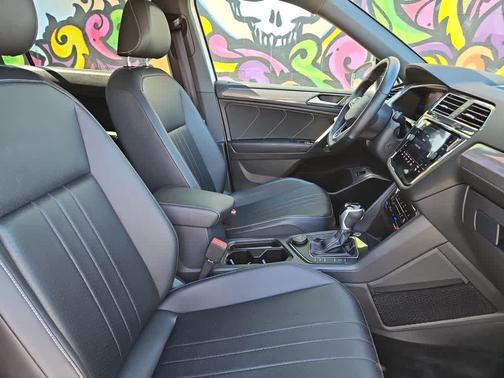 2022 Volkswagen Tiguan 2.0T SE R-Line Black 4MOTION
