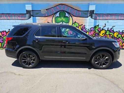 Agate Black Metallic 2019 Ford Explorer XLT