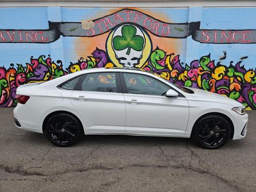 Opal White Pearl 2025 Volkswagen Jetta 1.5T SE